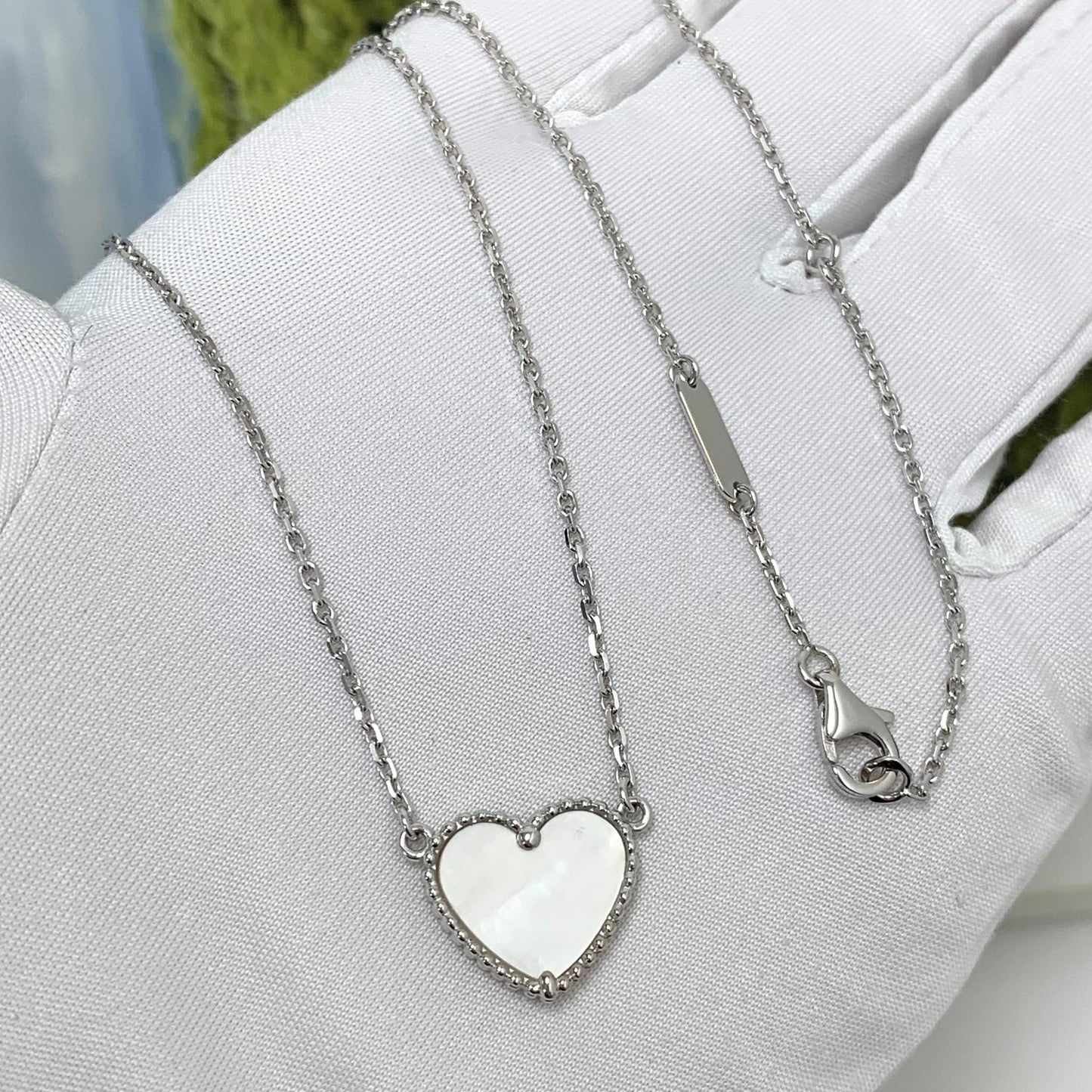 Van Cleef & Arpels Sweet Heart Necklace