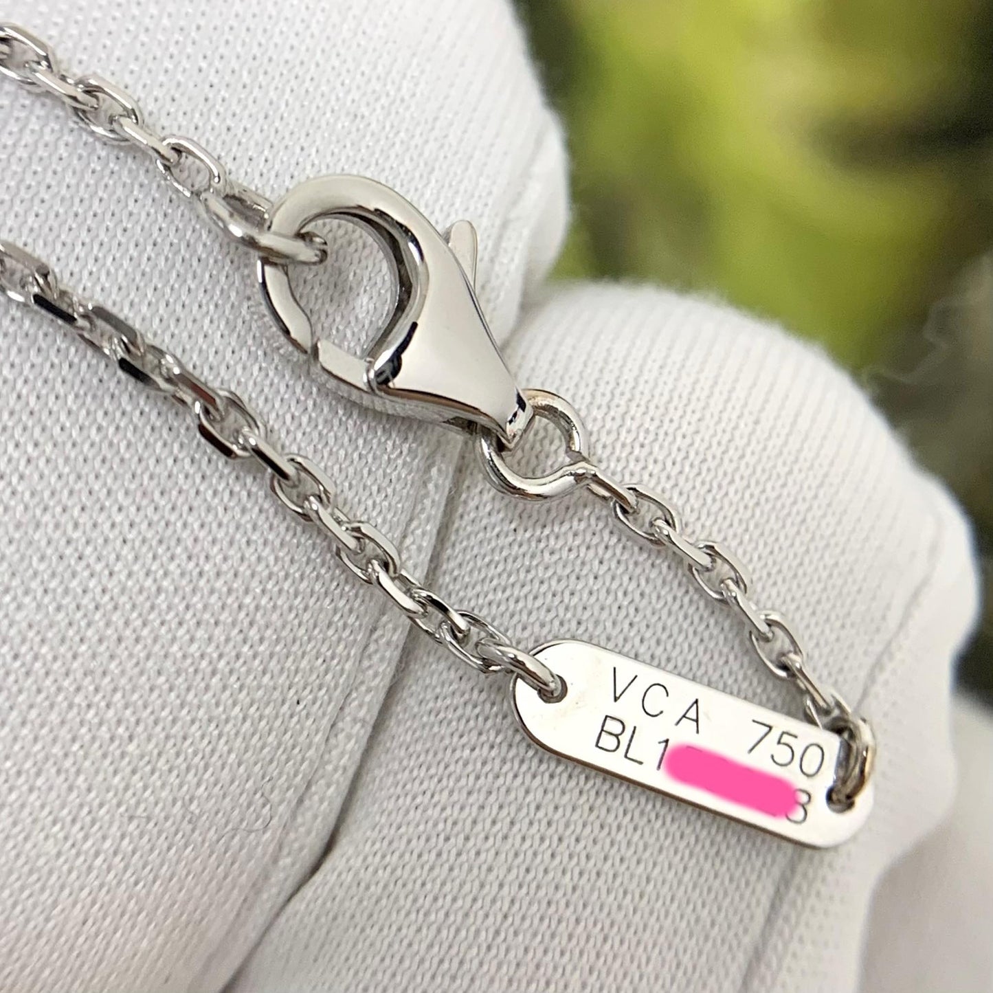 Van Cleef & Arpels Sweet Heart Necklace