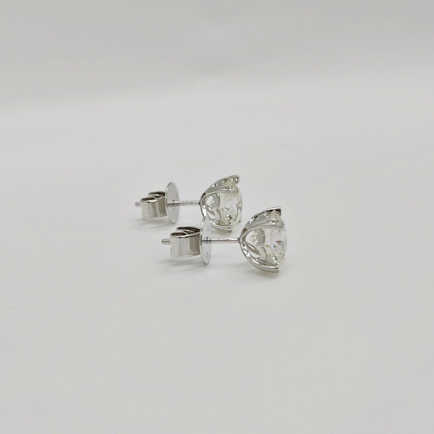 LAB Round Solitaire 4 Prong Heart Martini Earring