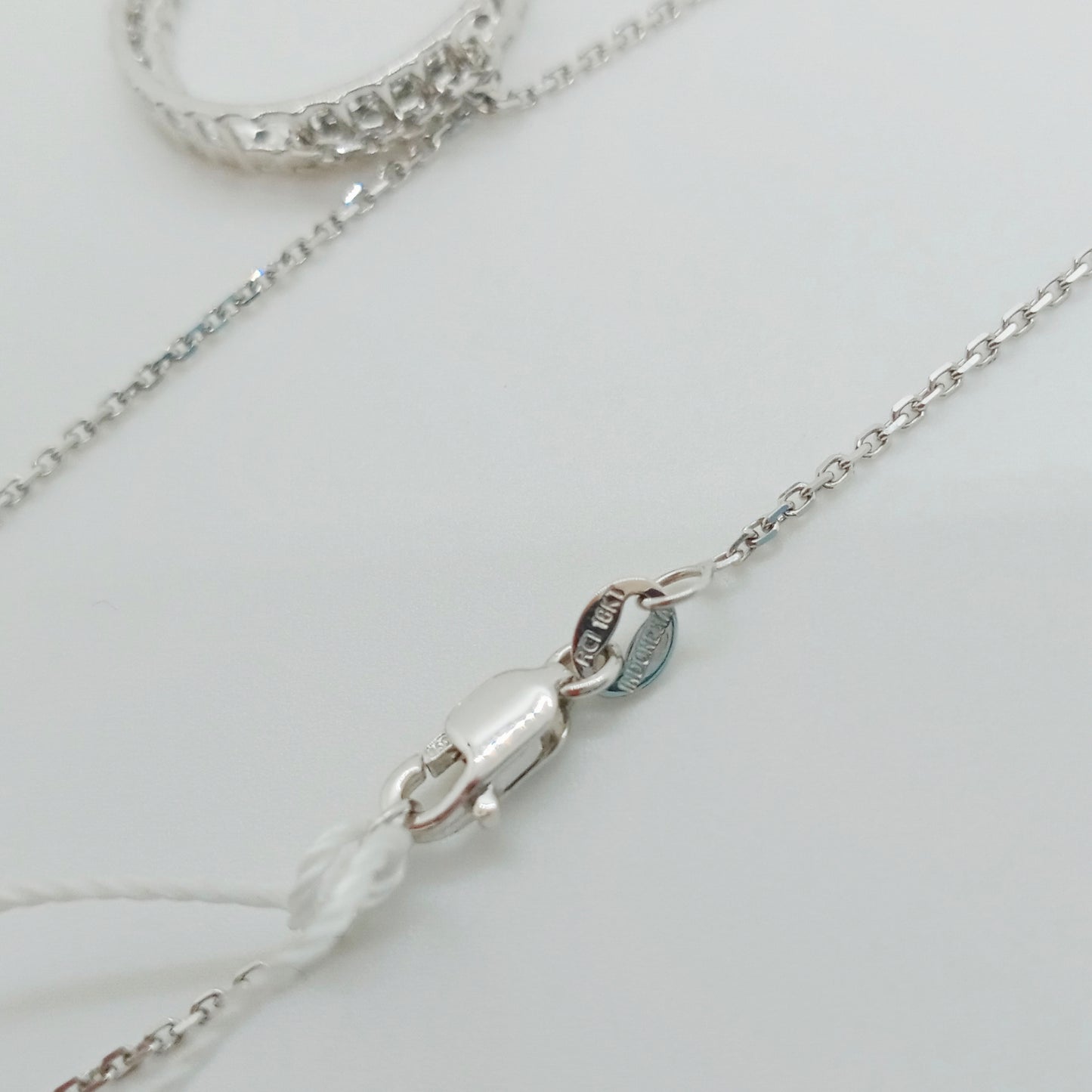 Diamond Circle Necklace 18kt