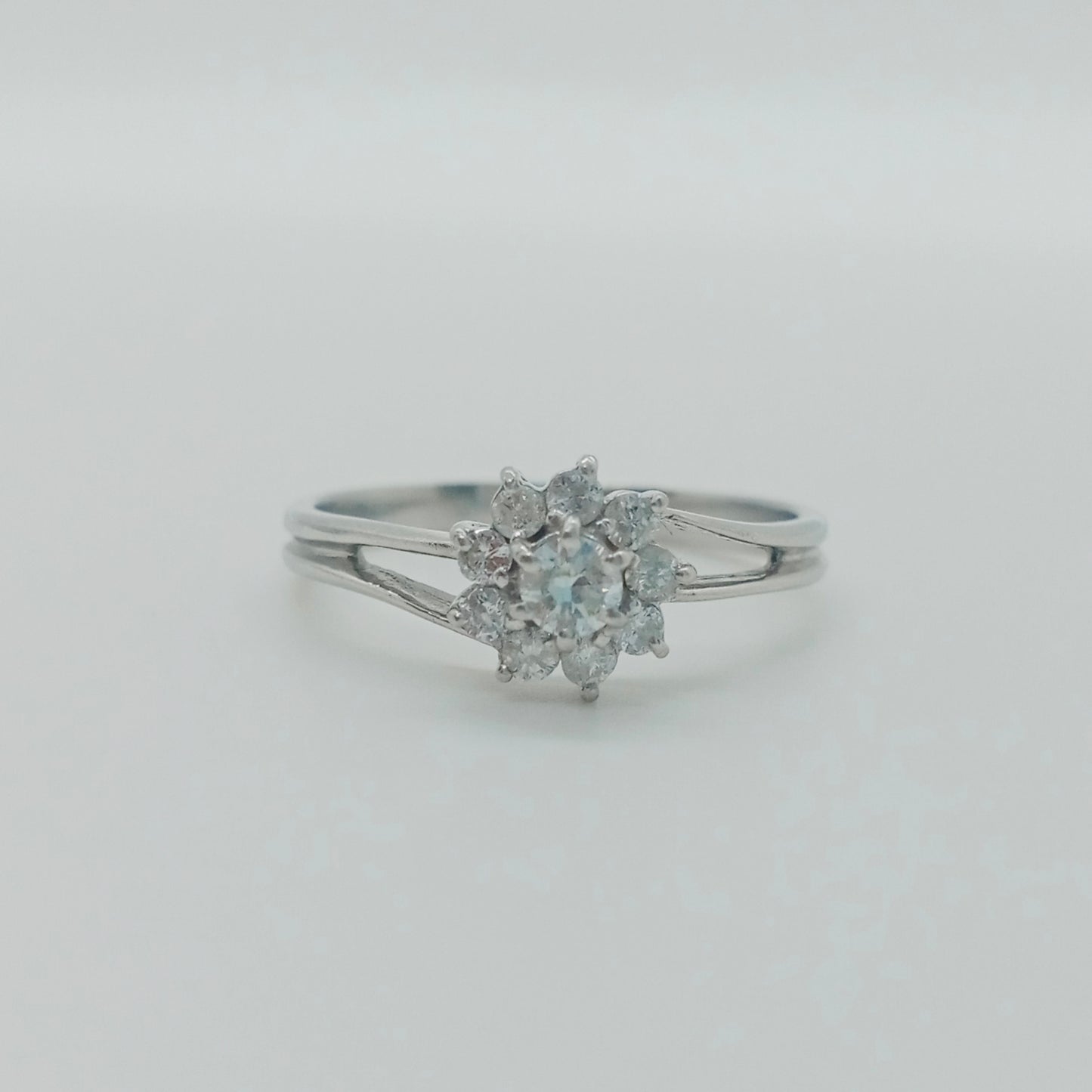 Diamond Flower Ring 10P 0.30ct