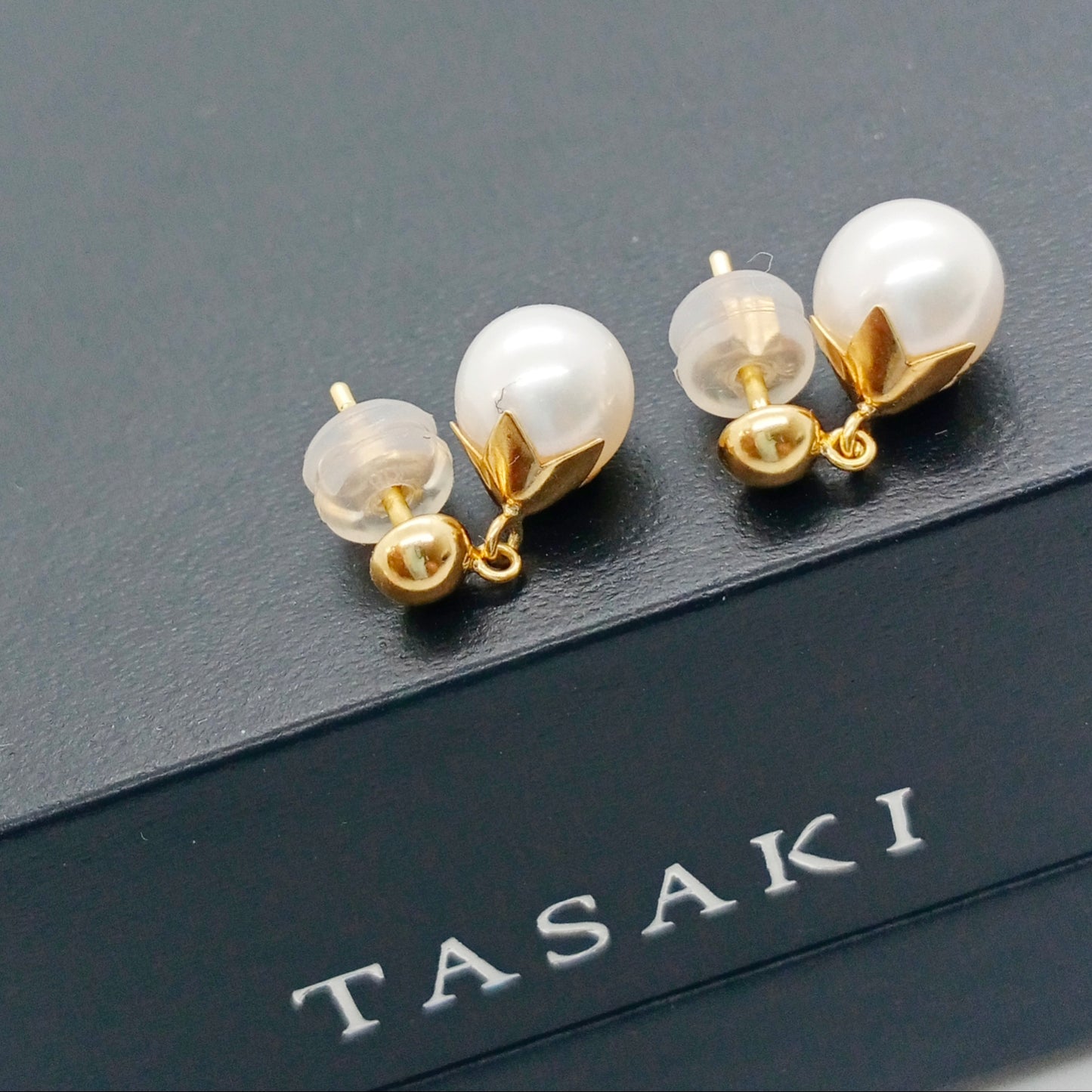 Tasaki Akoya Pearl Earring