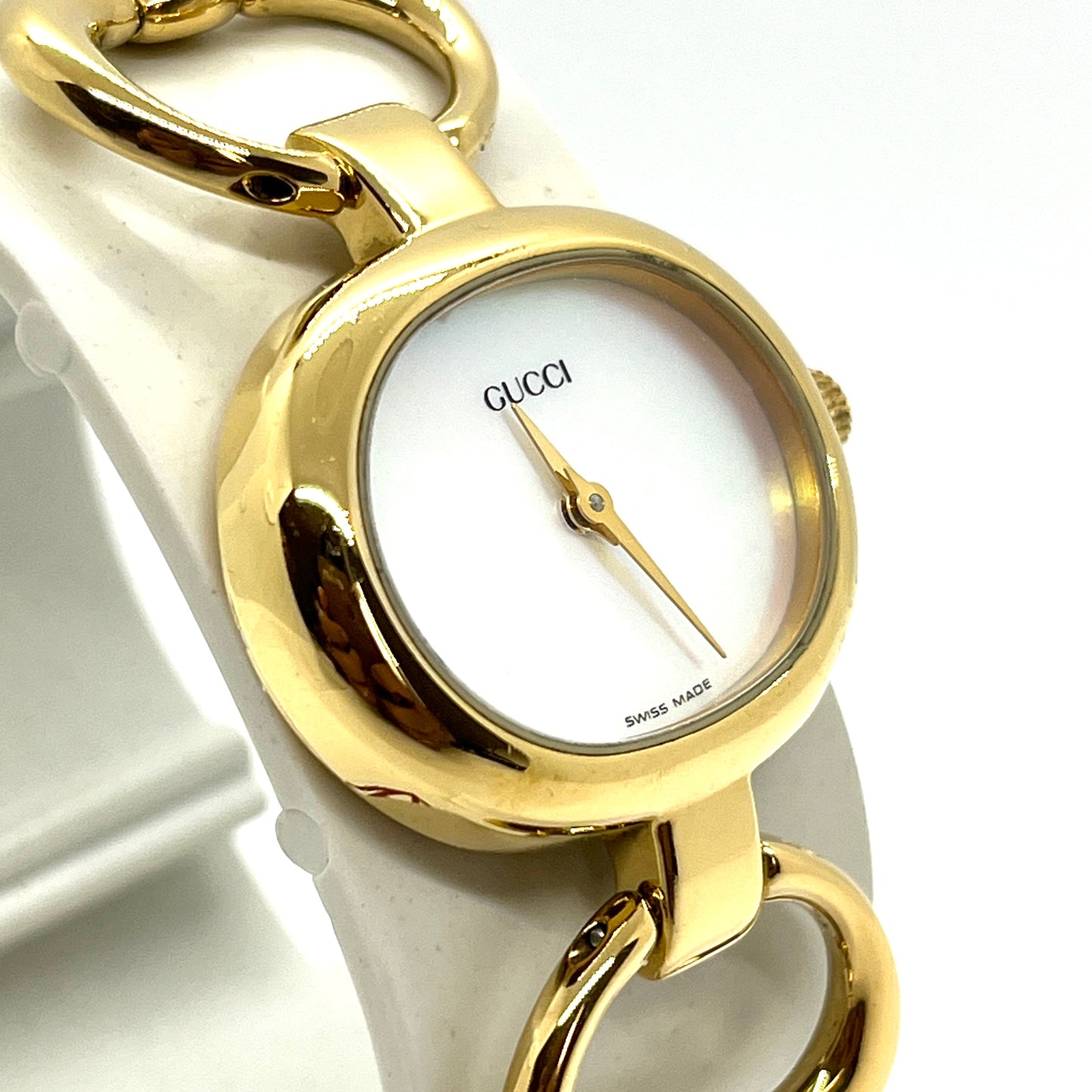 Gucci 1600 Gold Mother of Pearl Dial