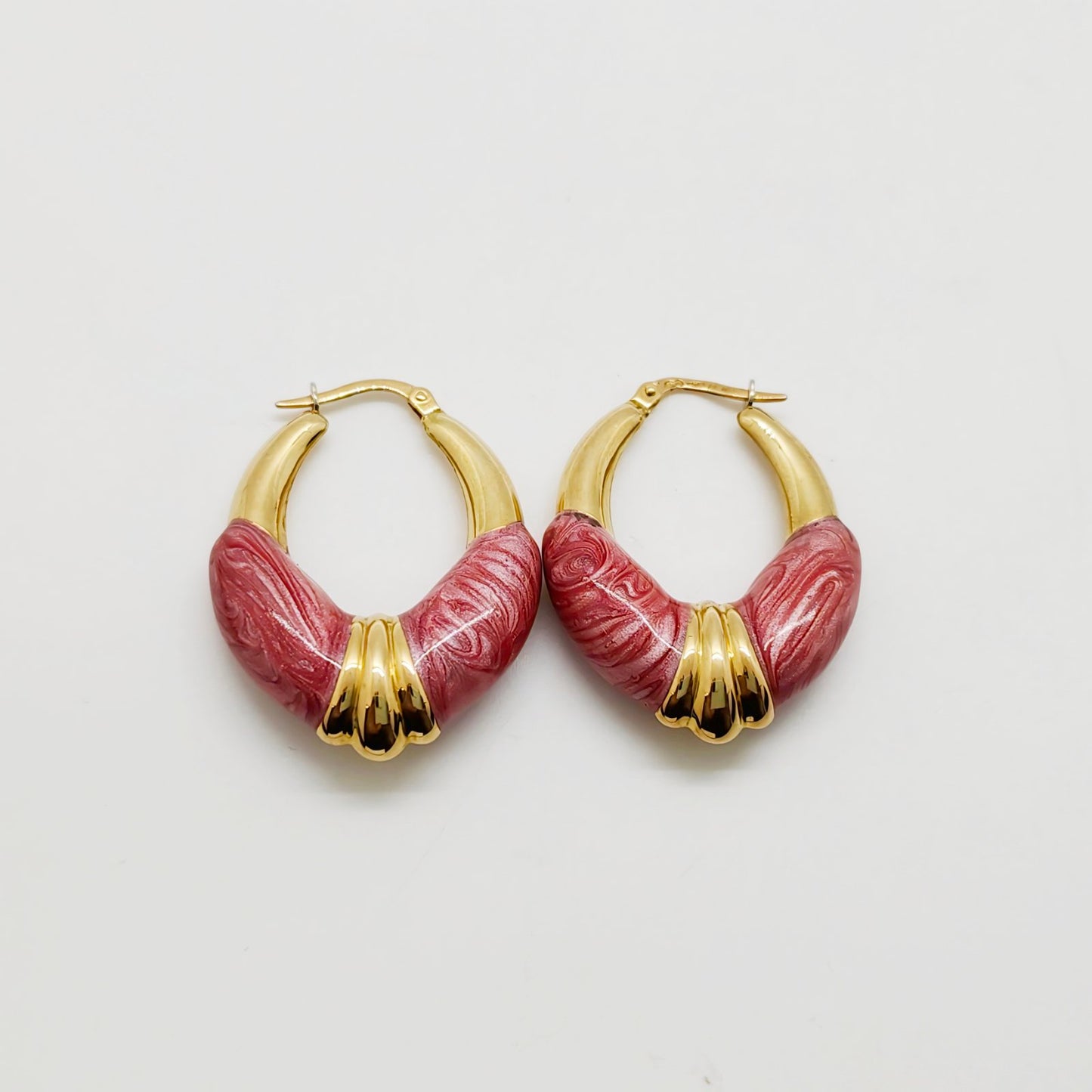 Unoaerre Pink Enameled Ribbed Hoop Earring