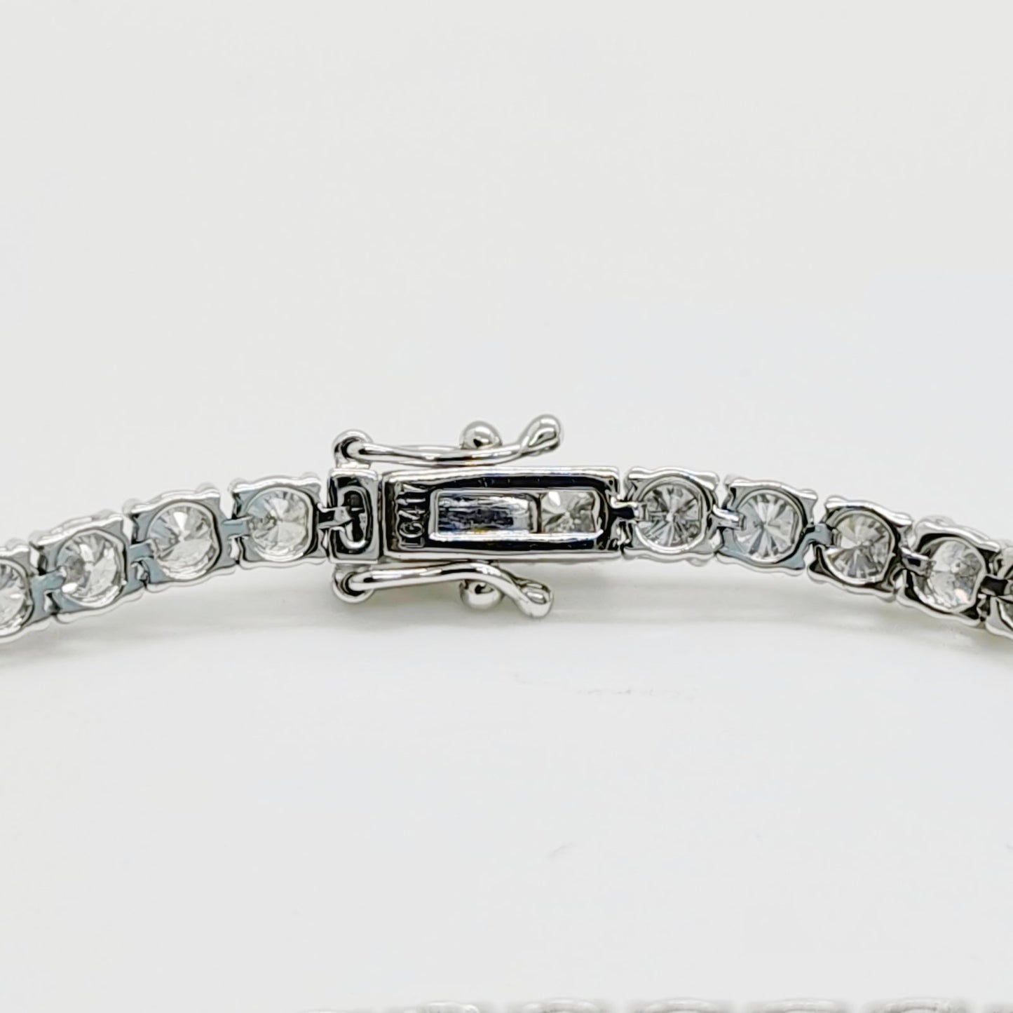 LAB 4 Prong Setting  Tennis Bracelet