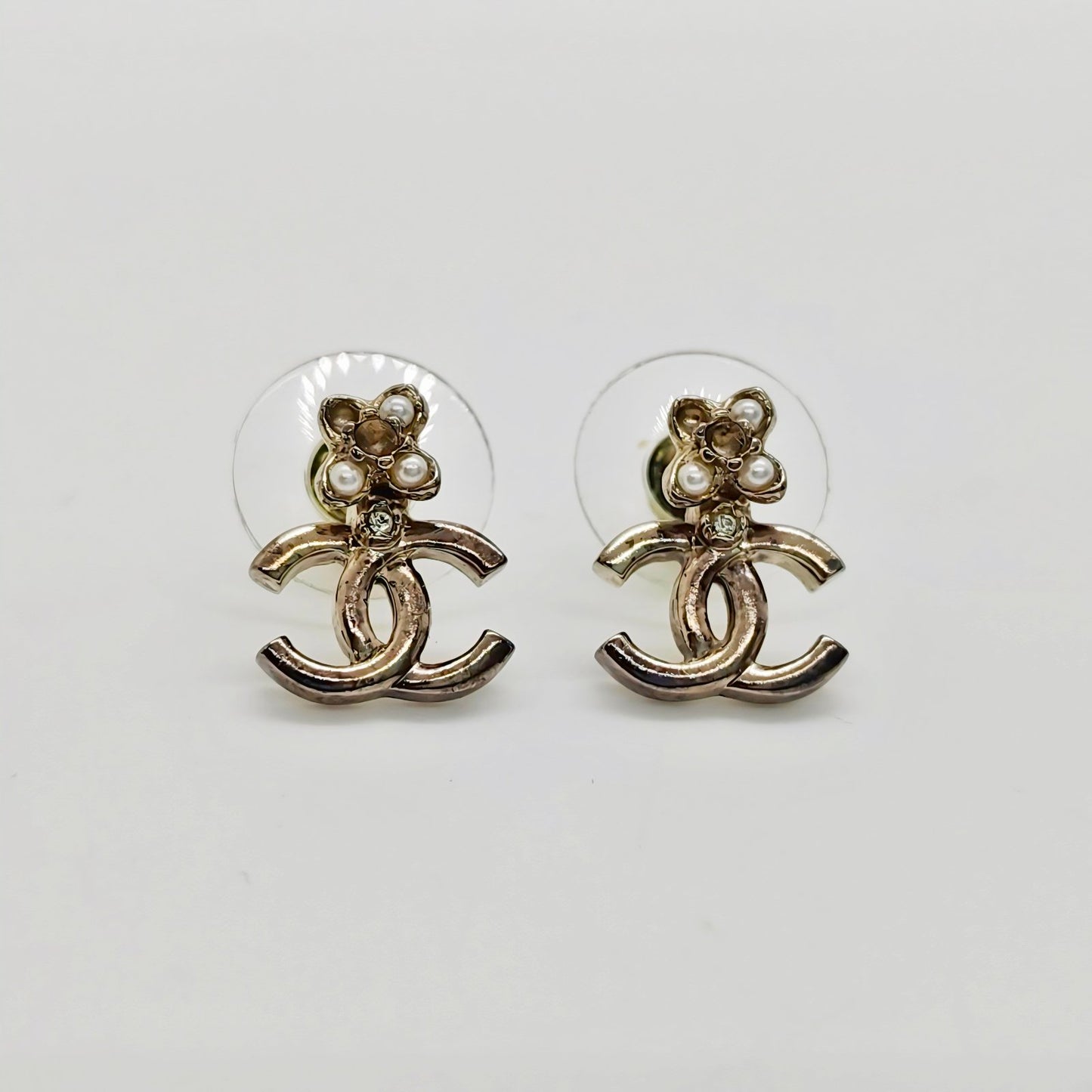 Chanel Mini CC Pearl Flower Pearl Earrings