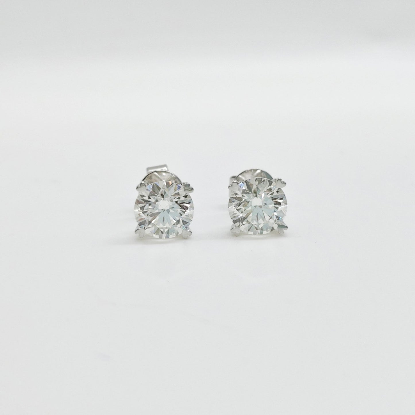 LAB Round Solitaire 4 Prong Heart Martini Earring