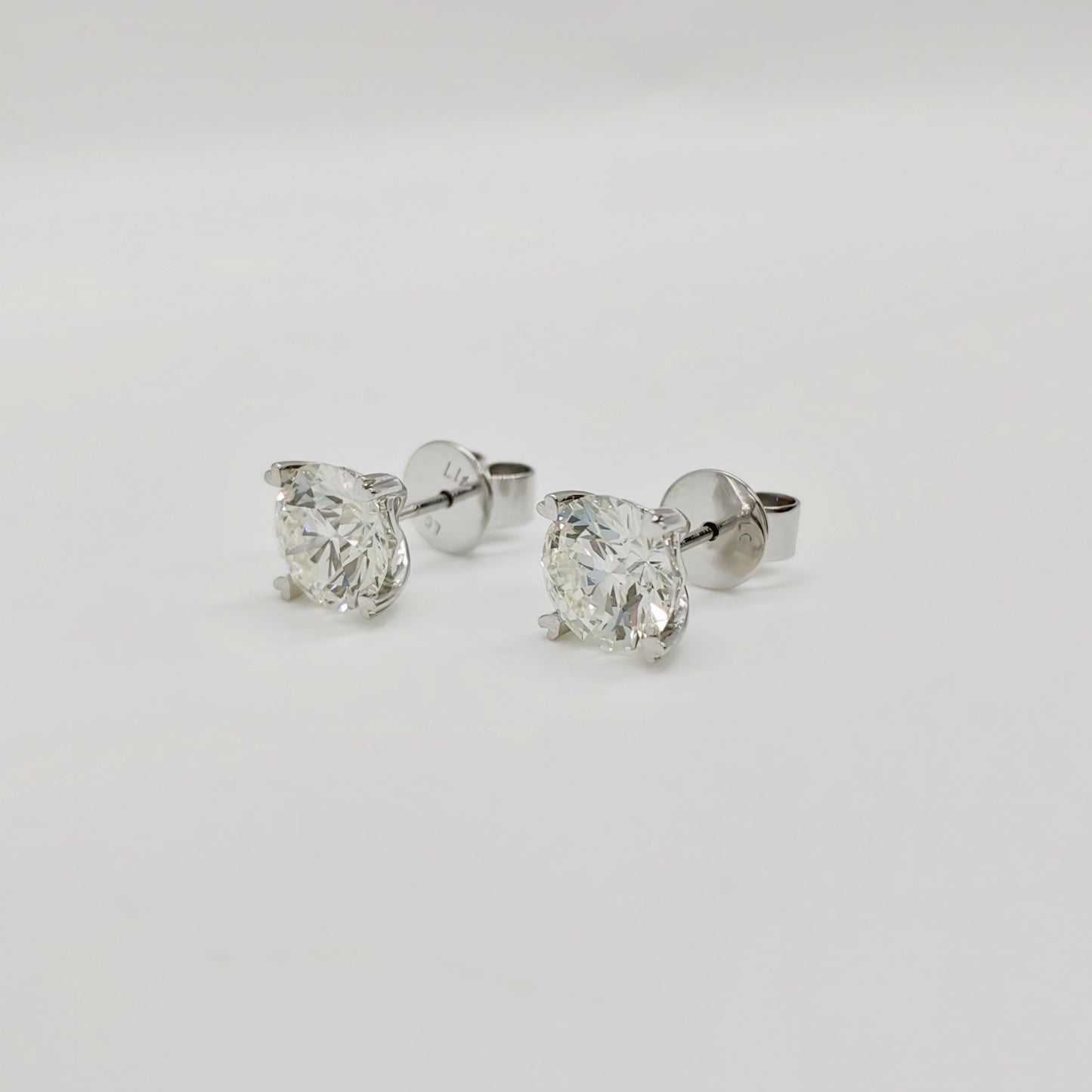 LAB Round Solitaire 4 Prong Heart Martini Earring