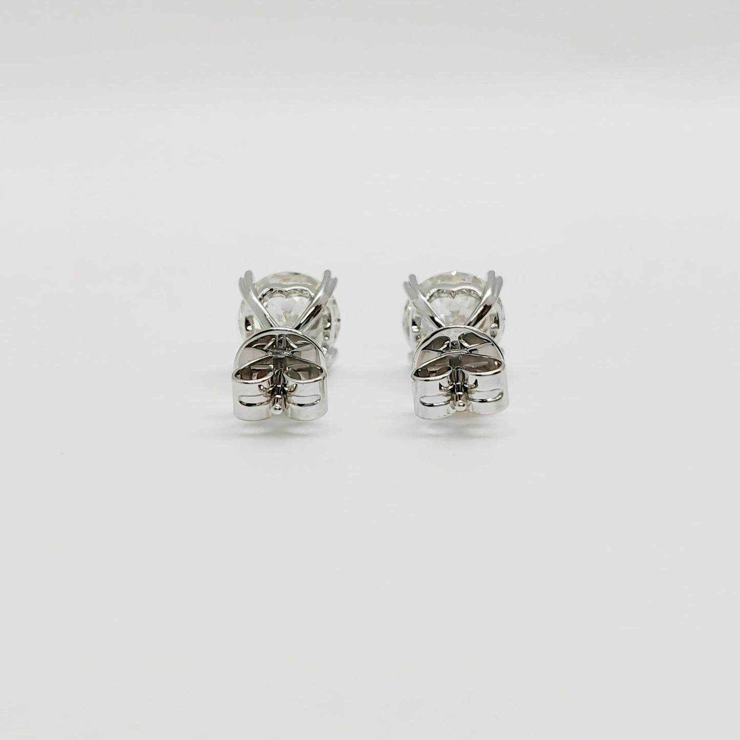 LAB Round Solitaire 4 Prong Heart Martini Earring